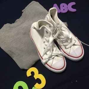 White Kids Chuck Taylor Converse